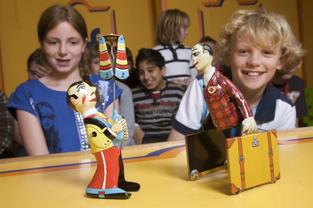 Speelgoedmuseum Deventer Blikken speelgoed in beweging